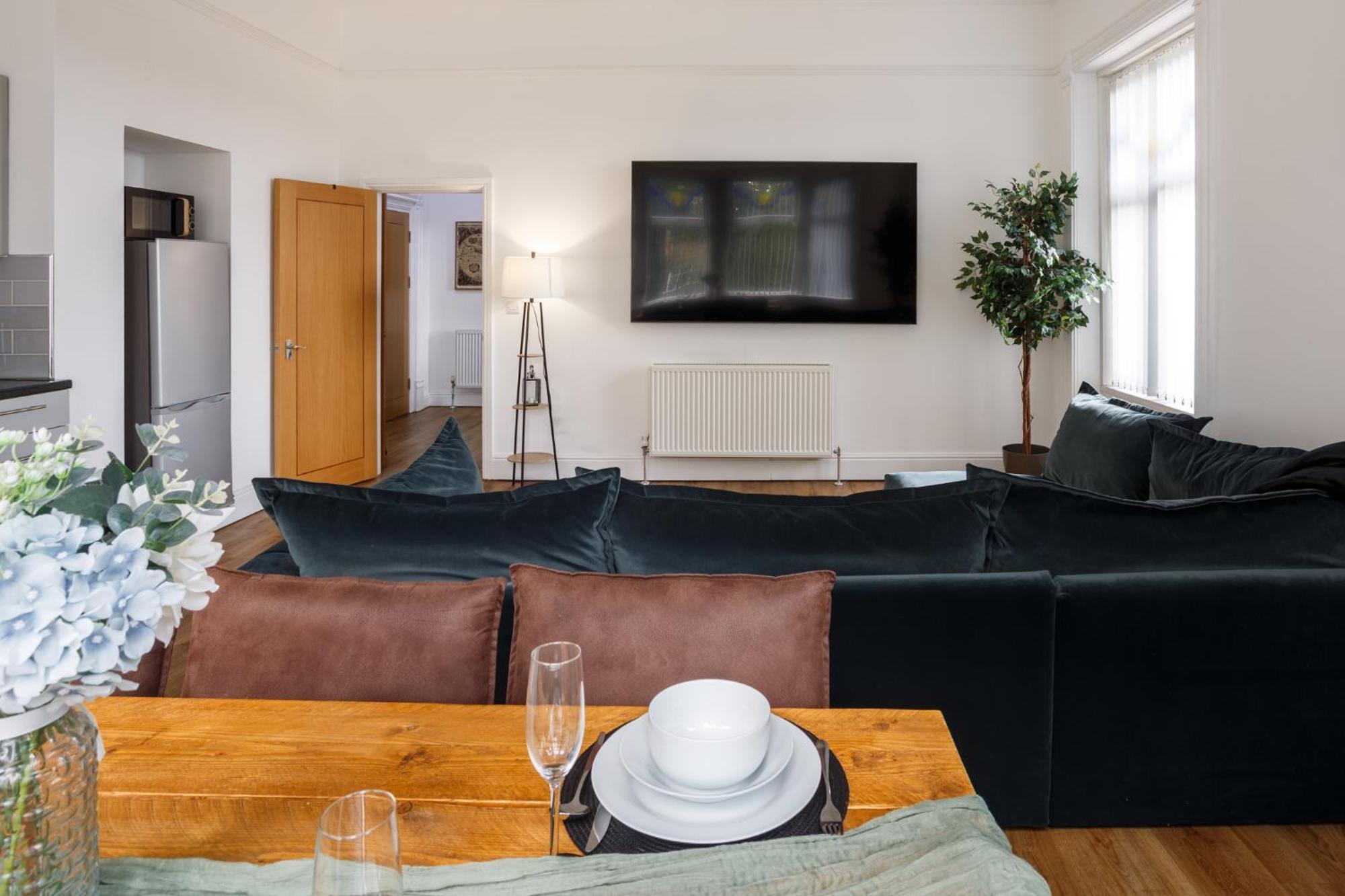 Beech With 85 Inch Cinema Tv Apartment